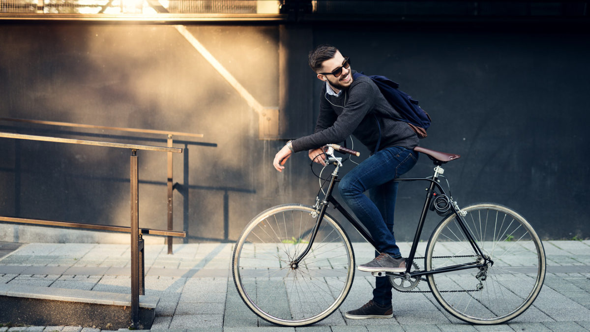 Guida Pratica per Vestirsi Sportivi e Eleganti