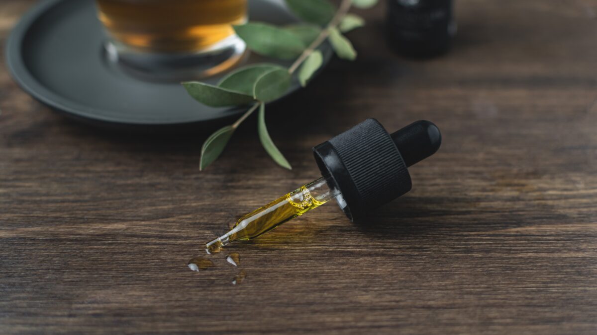 Produzione dell’olio CBD dalla canapa: coltivazione, estrazione e purificazione